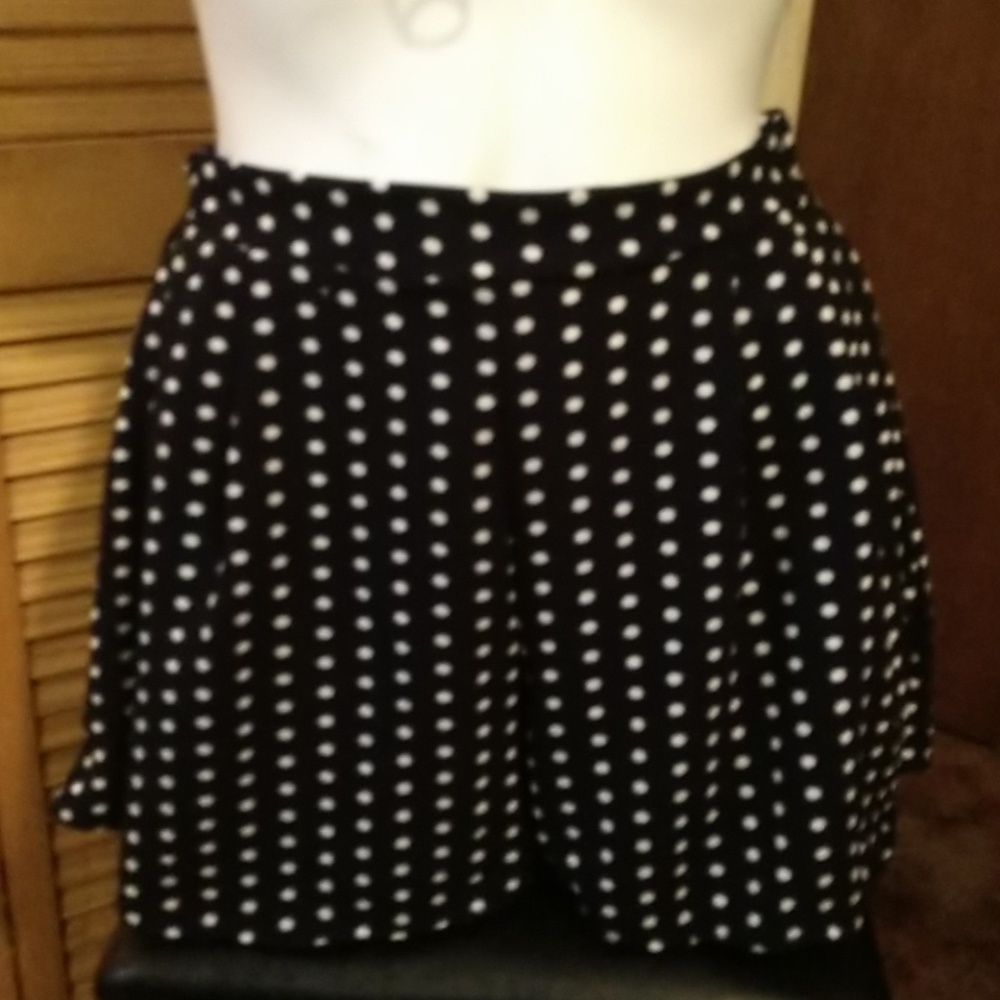 Two-Piece Short Set - Picture 4 of 7